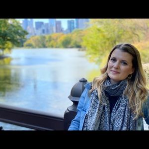 Meet your Posher, Laura